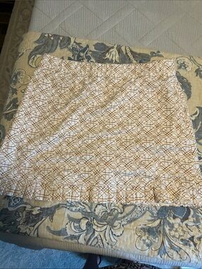 J. McLaughlin White and Tan Geometric Skort
